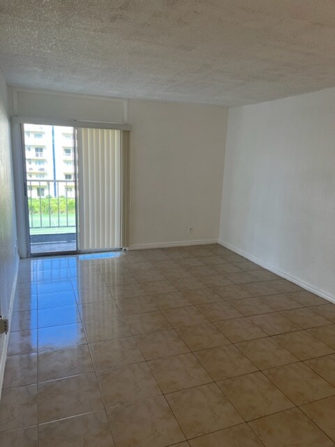 Foto del edificio - 4550 NW 9th St