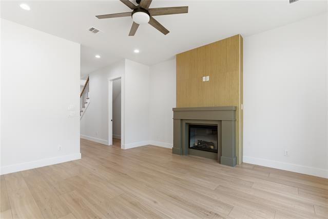 Foto del edificio - 200 Dover Dr