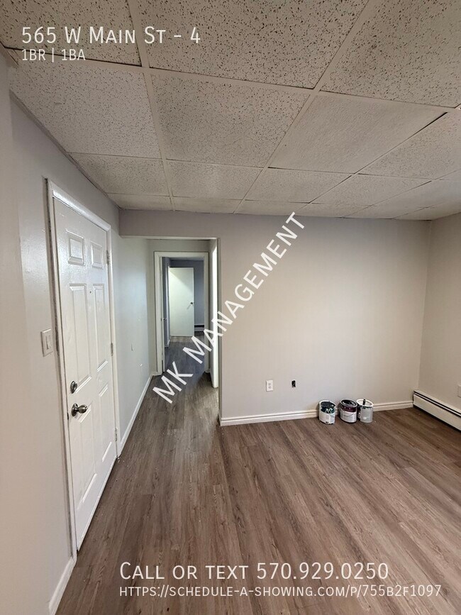 Foto del edificio - 565 W Main St