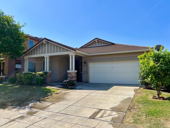 Building Photo - Wonderful 3 Bed / 2 Bath