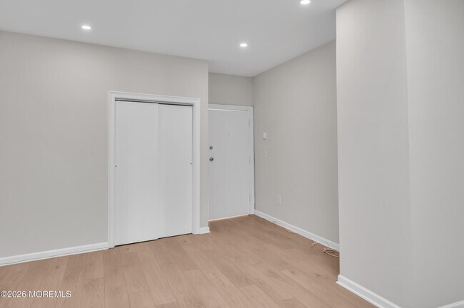 Foto del edificio - 31 W Front St