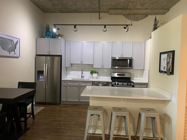 Foto del edificio - 900 N Kingsbury St