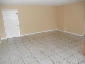 Building Photo - 3958 Pesiri Ln