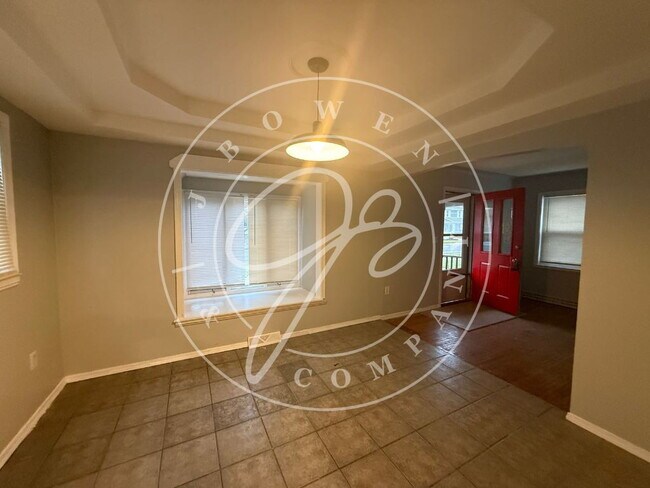 Foto del edificio - 3-Bedroom 1 1/2 Bathroom home in West Toledo with Hardwood Floors!