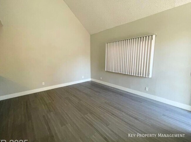 Foto del edificio - 5187 Garden Ln