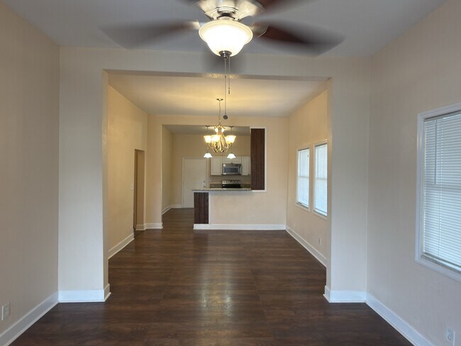 Foto del edificio - 2528 W St John St