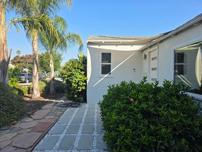 1748 Wellesley Ave