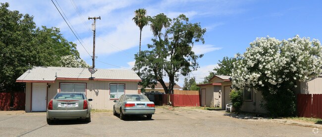 Building Photo - 5597 S Gledhill Ave