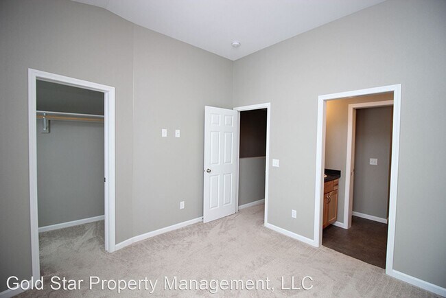 Building Photo - 2 br, 2.5 bath House - 3161 Sullivan Lp