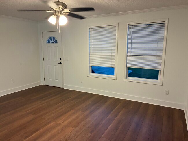 Foto del edificio - 121 Jackson Blvd #2