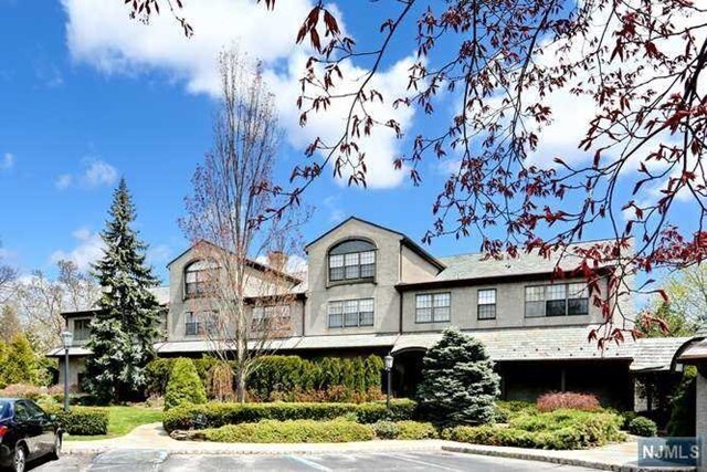 Primary Photo - 140 Bellair Rd