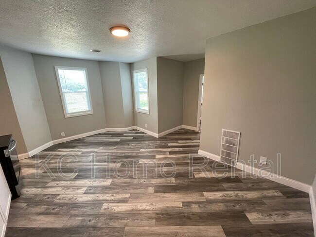 Foto del edificio - 3400 E 14th St