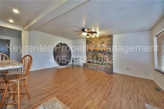 Foto del edificio - Charming 4BD/3BTH Home Near Lake Overholser – Prime Location & Spacious Backyard