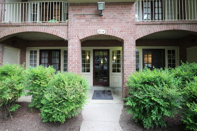 8114G Colony Point Rd Unit 241, West Springfield, VA 22152 Condo for