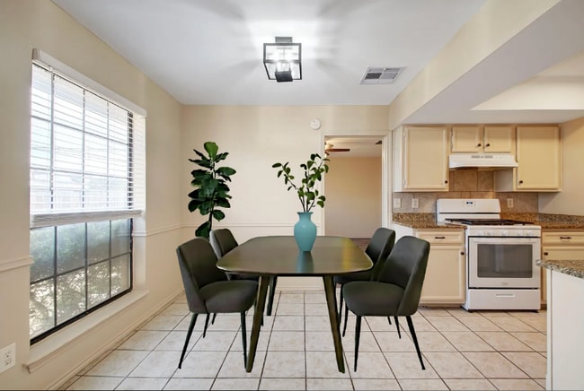 Building Photo - 619 Luther Dr