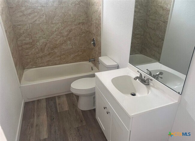 Foto del edificio - 1104 Duncan Ave