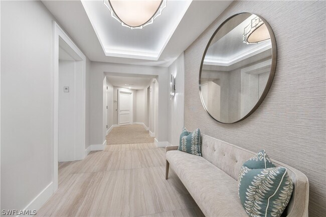 Foto del edificio - 8231 Bay Colony Dr