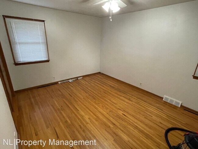 Building Photo - 3 br, 1.5 bath House - 9232 Dorcas Street