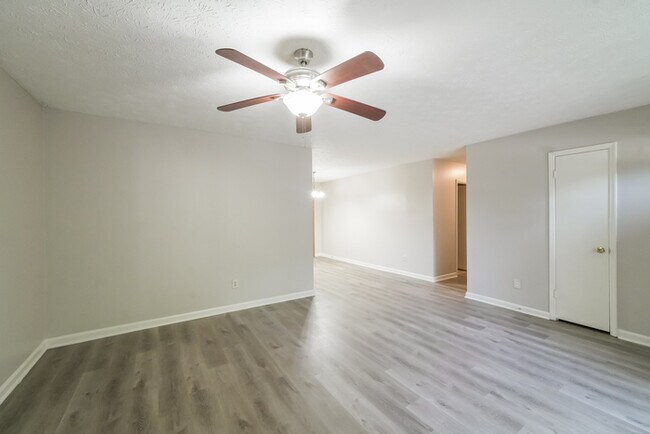 Foto del edificio - 1631 Pecan Log Pl