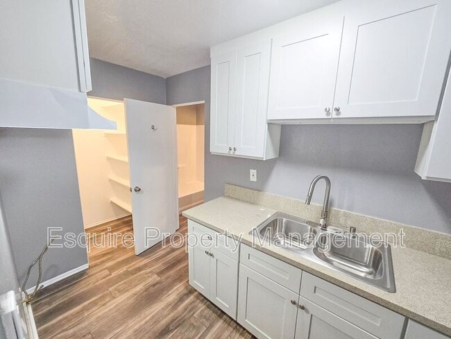 Building Photo - 974 Ashland Ave