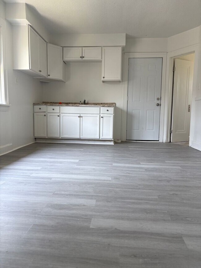 Foto del edificio - 3164 W 48th St