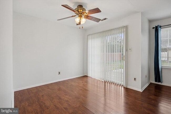 Building Photo - 188 S Hill Dr