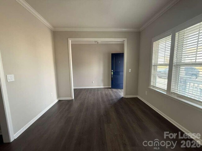 Foto del edificio - 2035 Beacon Ave