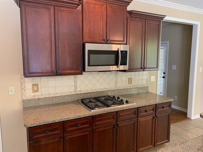 Foto del edificio - Available Now!