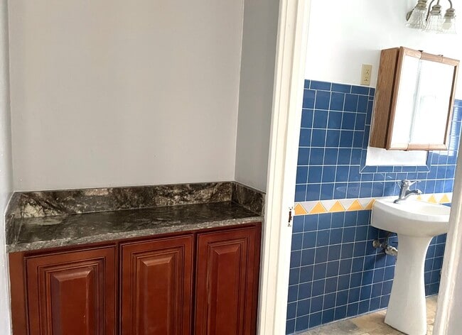 Built-in Storage - 427 Eleanor Ave