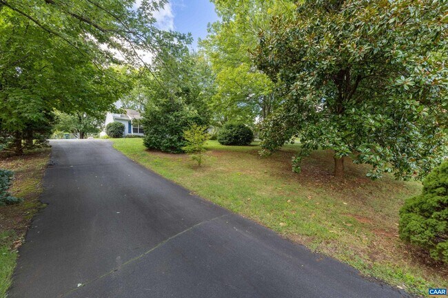 Building Photo - 85 Cordelia Dr