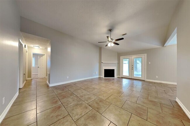 Foto del edificio - 22623 Red Pine Dr