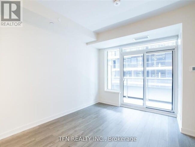 Building Photo - 212-212 King William St