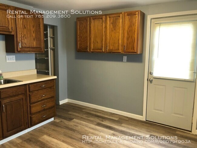 Foto del edificio - 306 SW Clay St- 3 BED/2 BATH