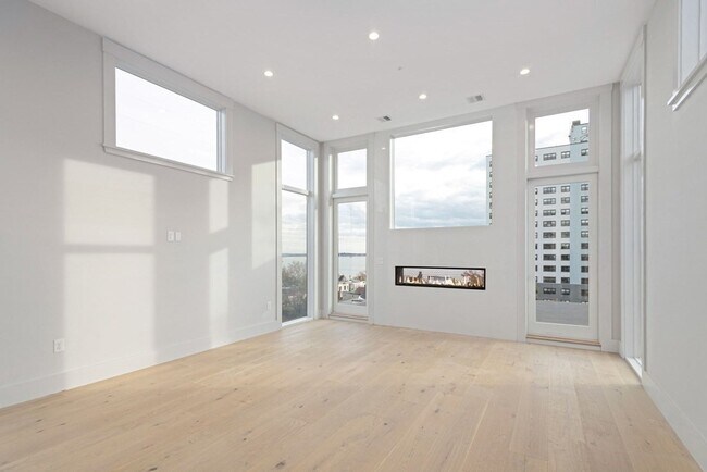 Foto del edificio - 409 E 7th St