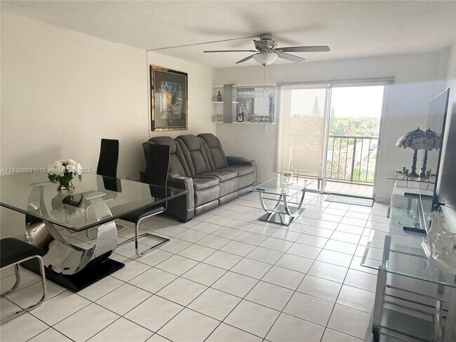 Foto del edificio - 14250 SW 62nd St