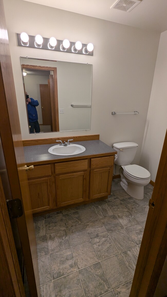 1st floor bathroom - 2300 Wieneke Rd