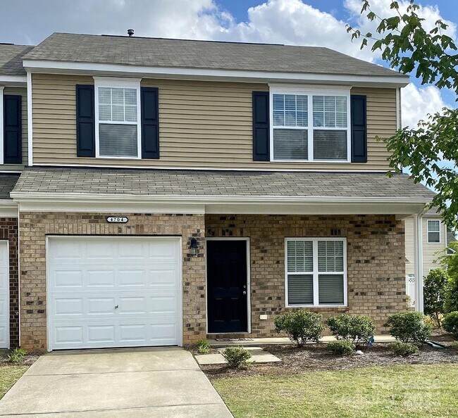 Foto del edificio - 4704 Pepperstone Ln