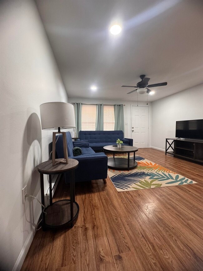 Building Photo - 375 Whiton St