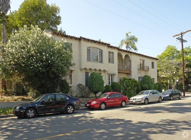 Building Photo - 1355 N Gardner St
