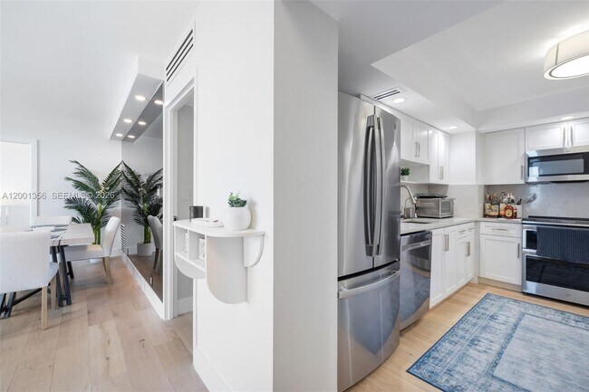 Foto del edificio - 9511 Collins Ave