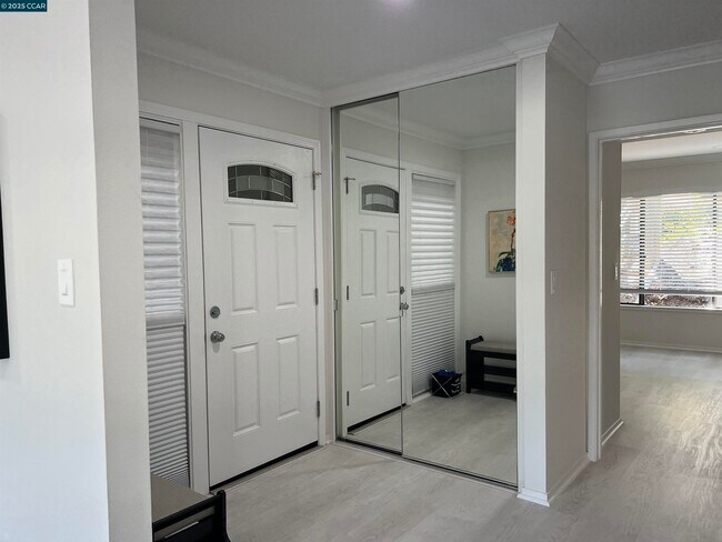 Building Photo - 1443 Rockledge Ln