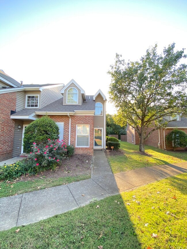 Building Photo - 339 Yorkshire Cir