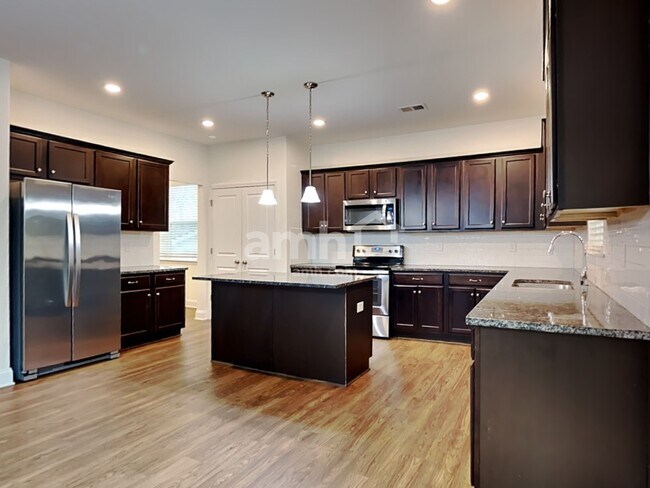 Foto del edificio - 103 Kirk Dr