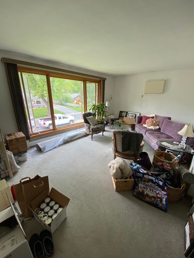 Building Photo - 406 Rushmore Ln