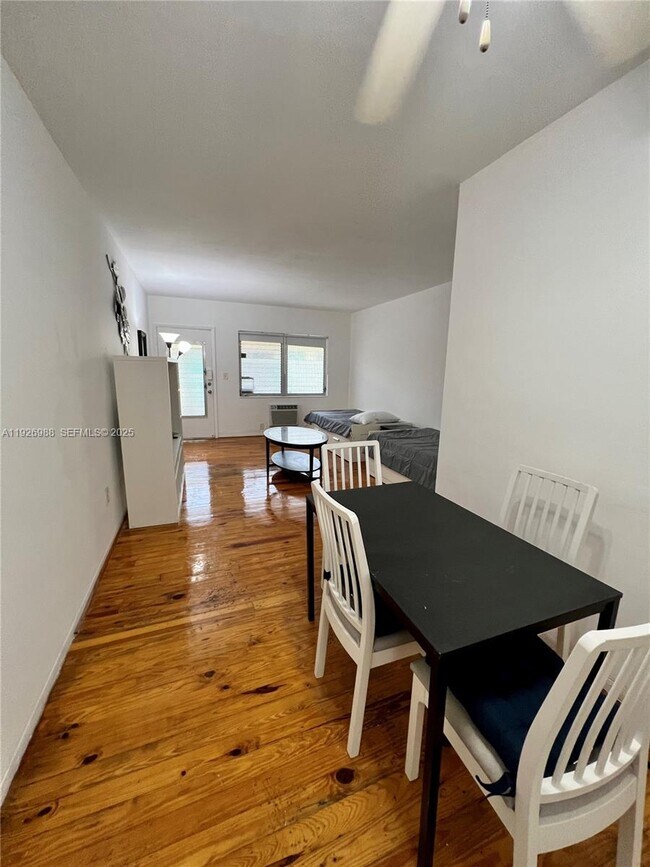 Foto del edificio - 644 Meridian Ave