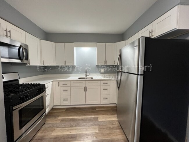 Building Photo - 316 N Warwick Ave