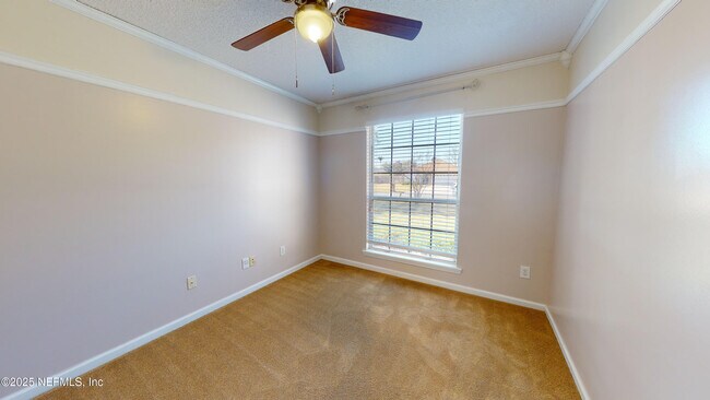 Building Photo - 492 N Bridgestone Ave