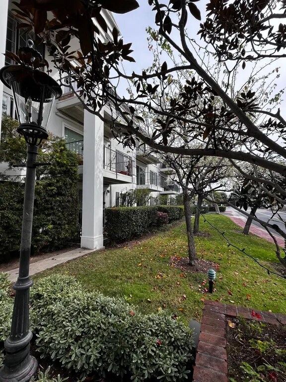 Foto del edificio - 300 Cagney Ln