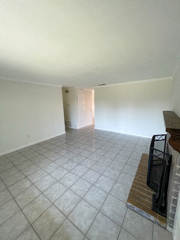 Building Photo - 8671 Willow Dr