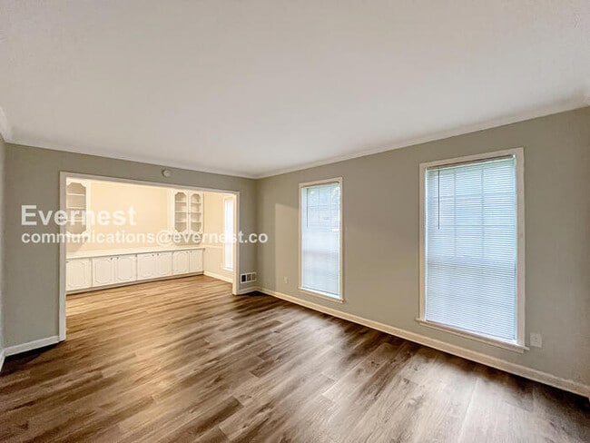 Building Photo - 3129 Domar St